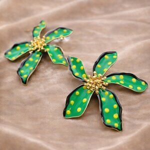 Green Dot Flower Earrings